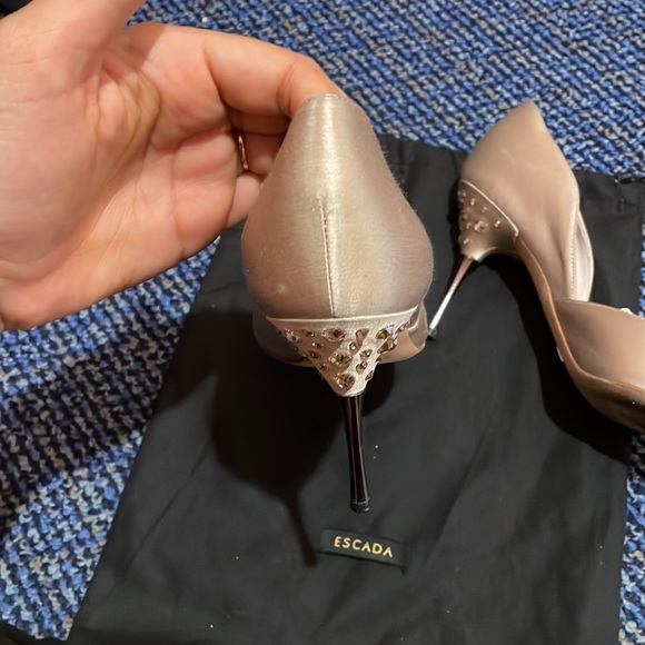 Escada Silk Beige/Skin jeweled pumps - Picture 3 of 6